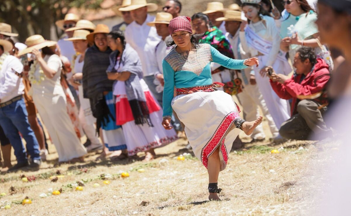 Con una ceremonia otomí y con el encendido del Fuego Nuevo inició este festival / Foto: Especial