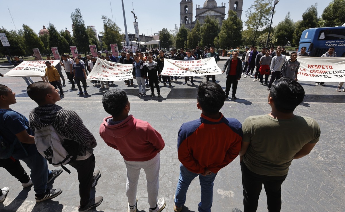 Los estudiantes señalaron que a esta problemática se suma el despido de manera “arbitraria” en la escuela. Foto: Jorge Alvarado