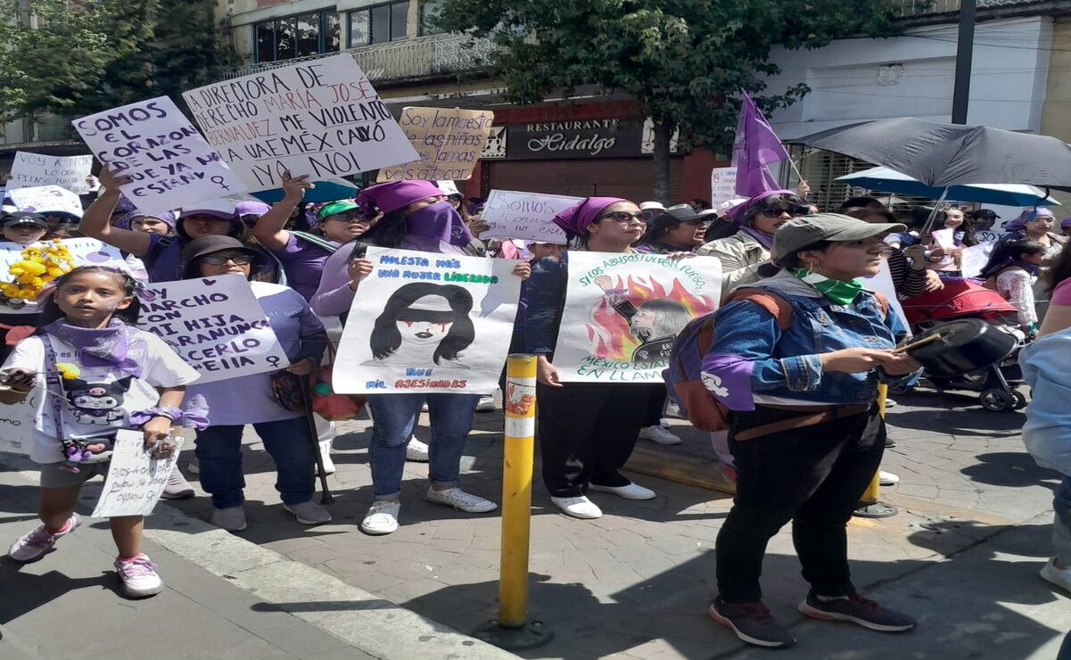 Más de 3 mil mujeres marcharon por las calles del centro de Toluca en el 8M. Foto: Alejandro Vargas / El Universal Estado de México