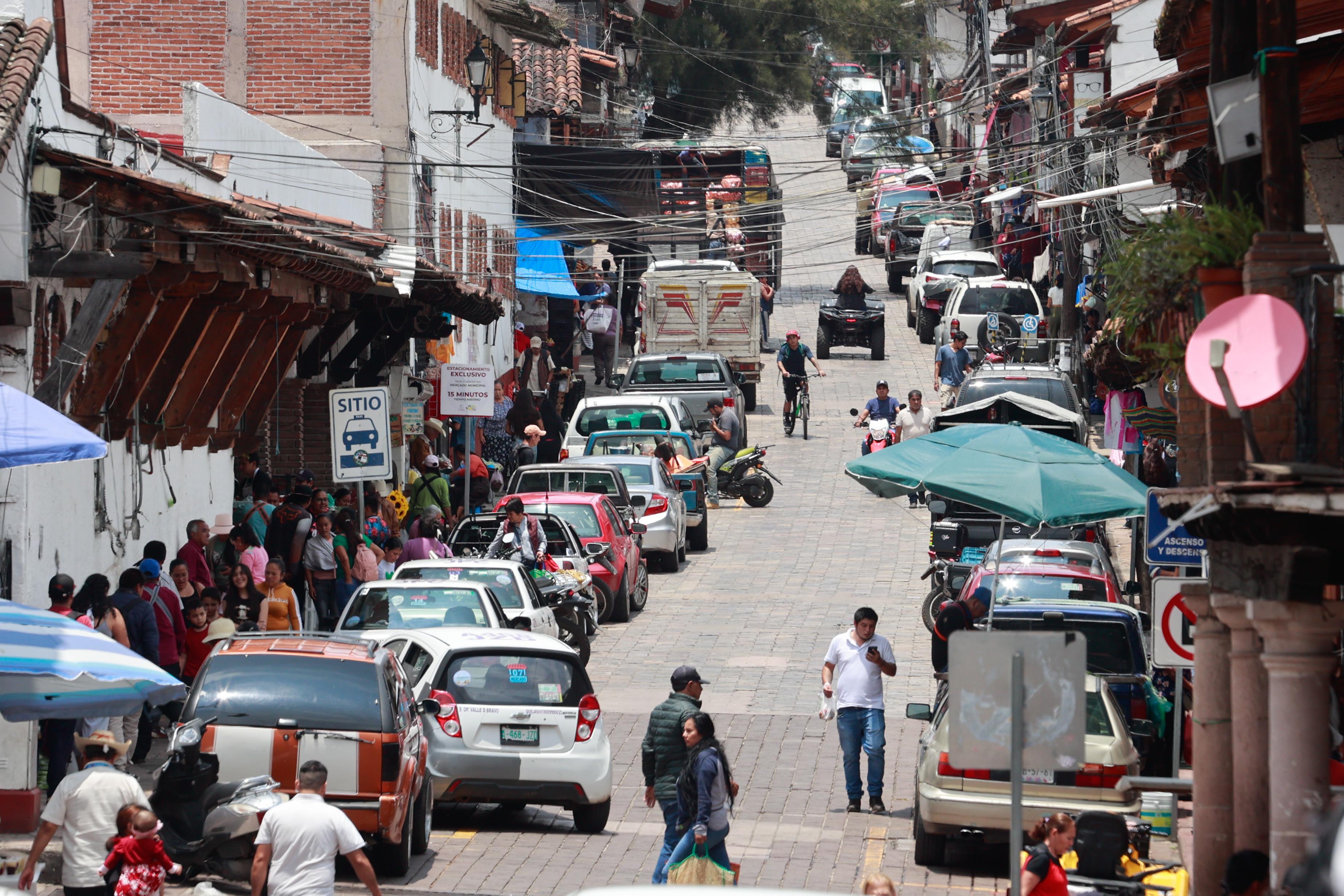 Valle de Bravo ha recuperado su vida económica y con ello mejora el bienestar de la población dedicada en su mayor parte al turismo. Foto Alejandro Vargas