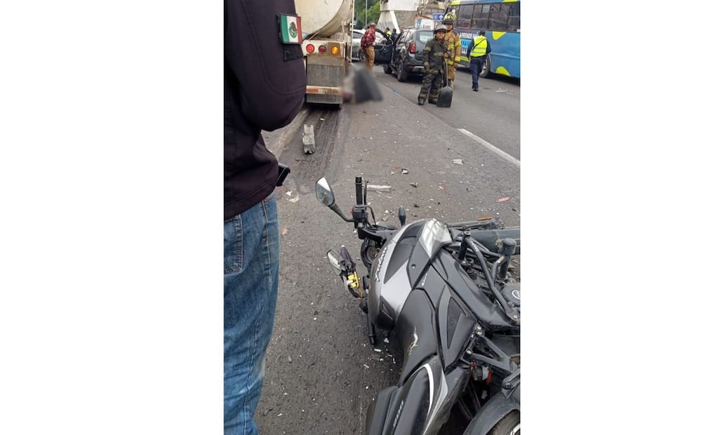 Un choque múltiple en la autopista México-Pachuca dejó una persona muerta y 16 heridas. Foto especial