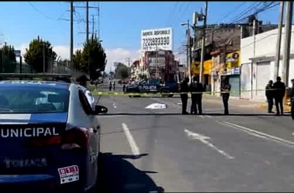 Al sitio arribaron paramédicos de los servicios de urgencias quienes prestaron el apoyo prehospitalario al hombre. Foto: especial