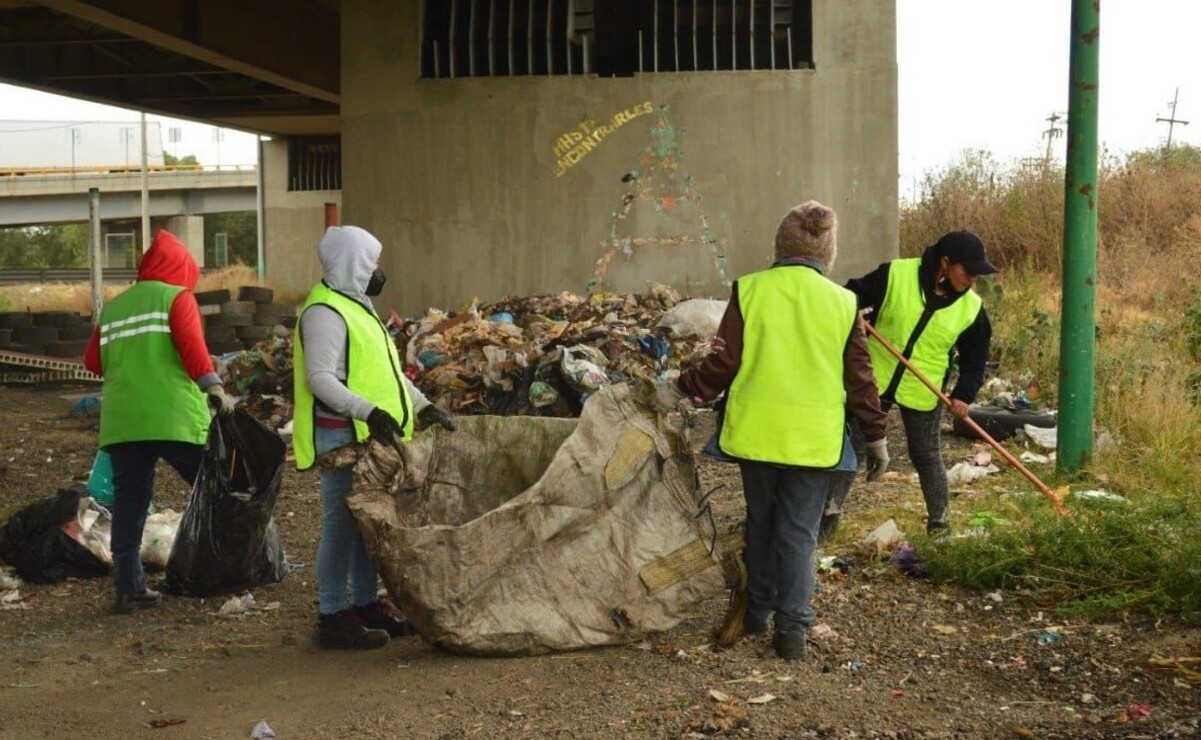 Con la ayuda de vecinos, autoridades de Ecatepec recolectó miles de toneladas de basura. Foto: Especial