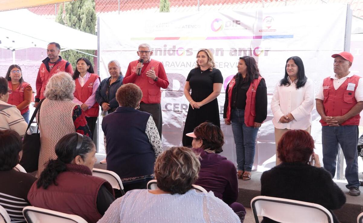 Acompañada por el presidente honorario del DIF Municipal, Óscar Felipe Muñiz Máynez, la presidenta Ana Muñiz Neyra agradeció la confianza de los vecinos / Foto: Especial