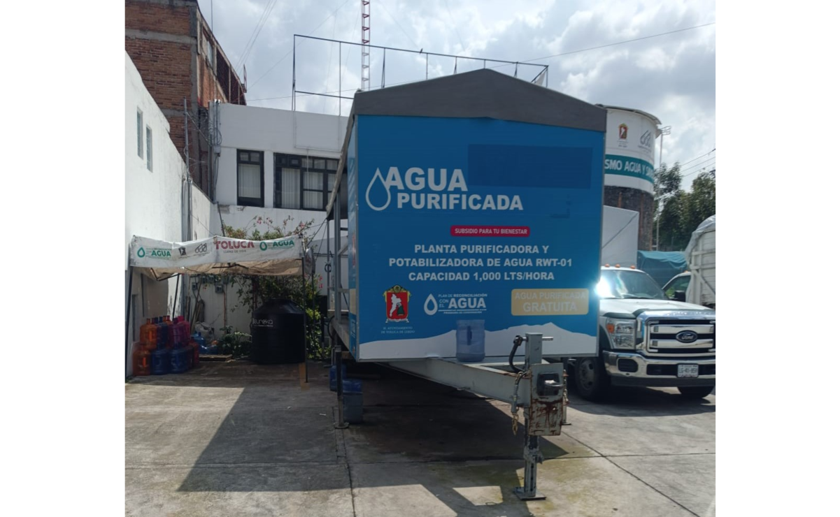 El programa contempla tres plantas purificadoras de agua móviles que están ubicadas en diferentes zonas para poder abastecer a la ciudadanía. Foto: Ivan Monroy
