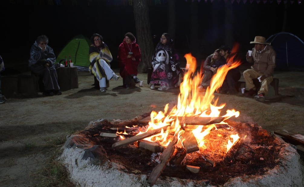 Una fogata con bombones forma parte de las actividades contempladas durante el Campamento Luna de Octubre. Foto especial