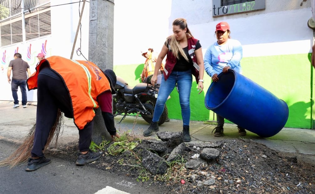 Durante las jornadas de mantenimiento se retiraron 40 toneladas de residuos sólidos y casi 27 toneladas de desechos verdes en los laterales del boulevard. Foto Especial