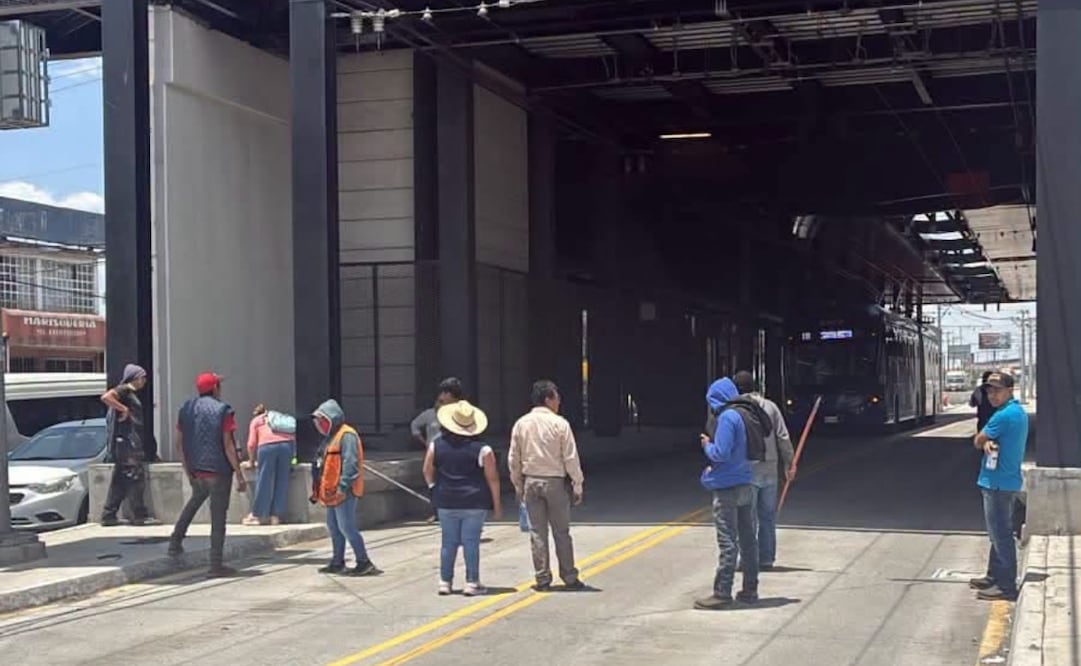 La estación Amalinalco de la Línea del Trolebús Chalco-Santa Martha se encuentra completamente cerrada. Foto Especial