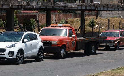 Alerta en Toluca y Metepec: crece la operación de grúas piratas que afectan a taxistas