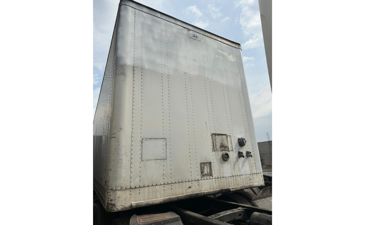 Inmueble en Amecameca donde fueron hallados el tráiler robado, los ventiladores y otros vehículos sin identificar. Foto: Easpecial