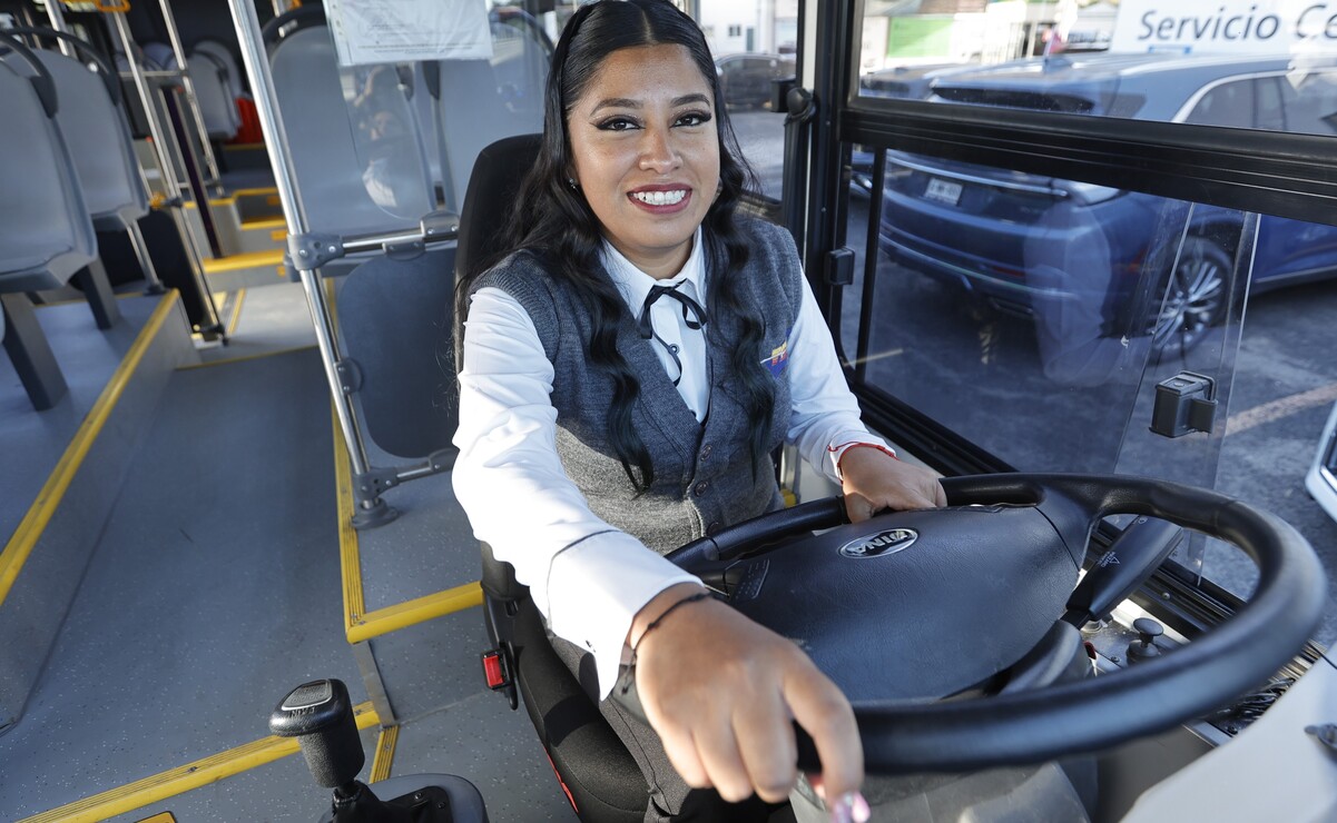 Sandra lleva siete meses dedicándose a conducir unidades del transporte público de la Línea Teo. Foto: Jorge Alvarado.