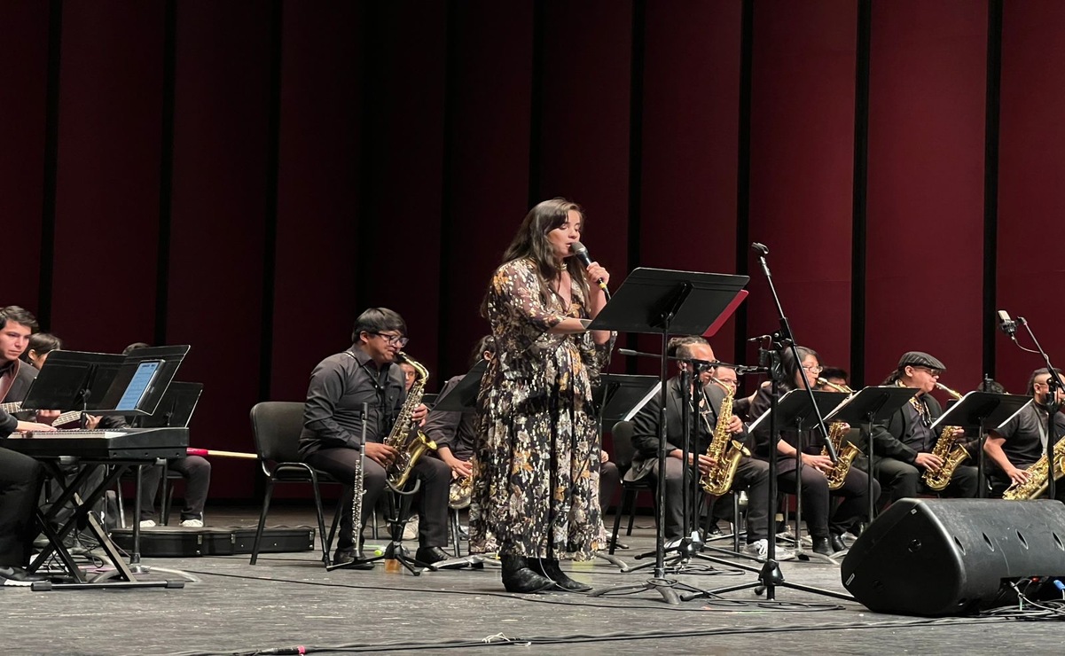 La participación de Jenny empezó con la clásica de Roberts y Fisher, “Amado mío” / Foto Especial