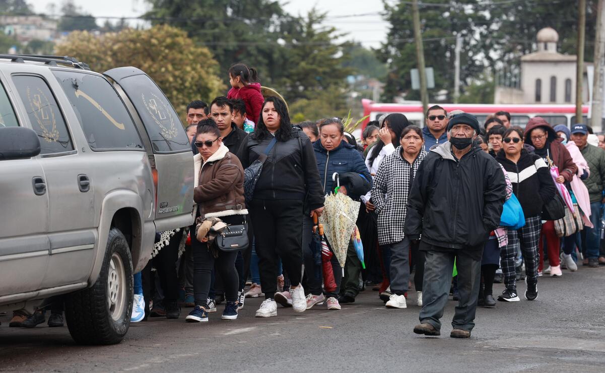 Familiares y amigos despidieron a la joven / Foto: Alejandro Vargas