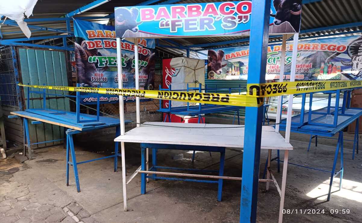 Tras el accidente, Personal de Protección Civil realizó una inspección y literalmente clausuró todos los locales de comida. Foto: Especial