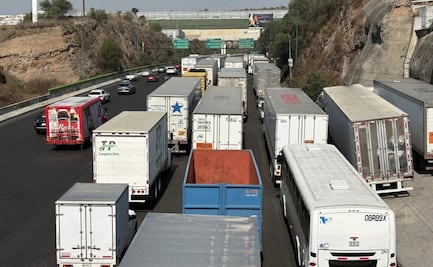 ¡Caos total en San Martín Obispo! Filas de 5 km atrapan a transportistas y vecinos de Izcalli