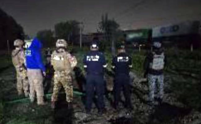 Caen 5 "huachicoleros" en Huehuetoca: descubren toma clandestina junto a las vías del tren