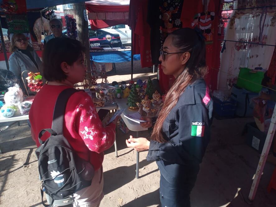 Centros comerciales, tianguis y mercados serán vigilados de manera especial para prevenir cualquier incidente durante las fiestas decembrinas. Foto Especial