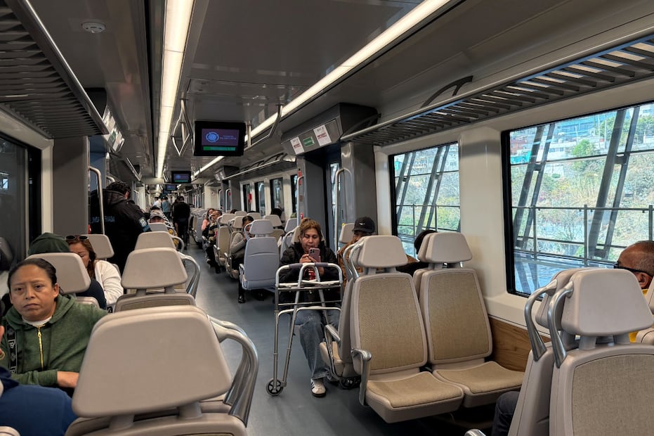 El alcalde Ricardo Moreno Bastida destaca que la eficiencia del tren atraerá nuevos emprendimientos y empleos a la capital mexiquense. Foto Alejandro Vargas / El Universal