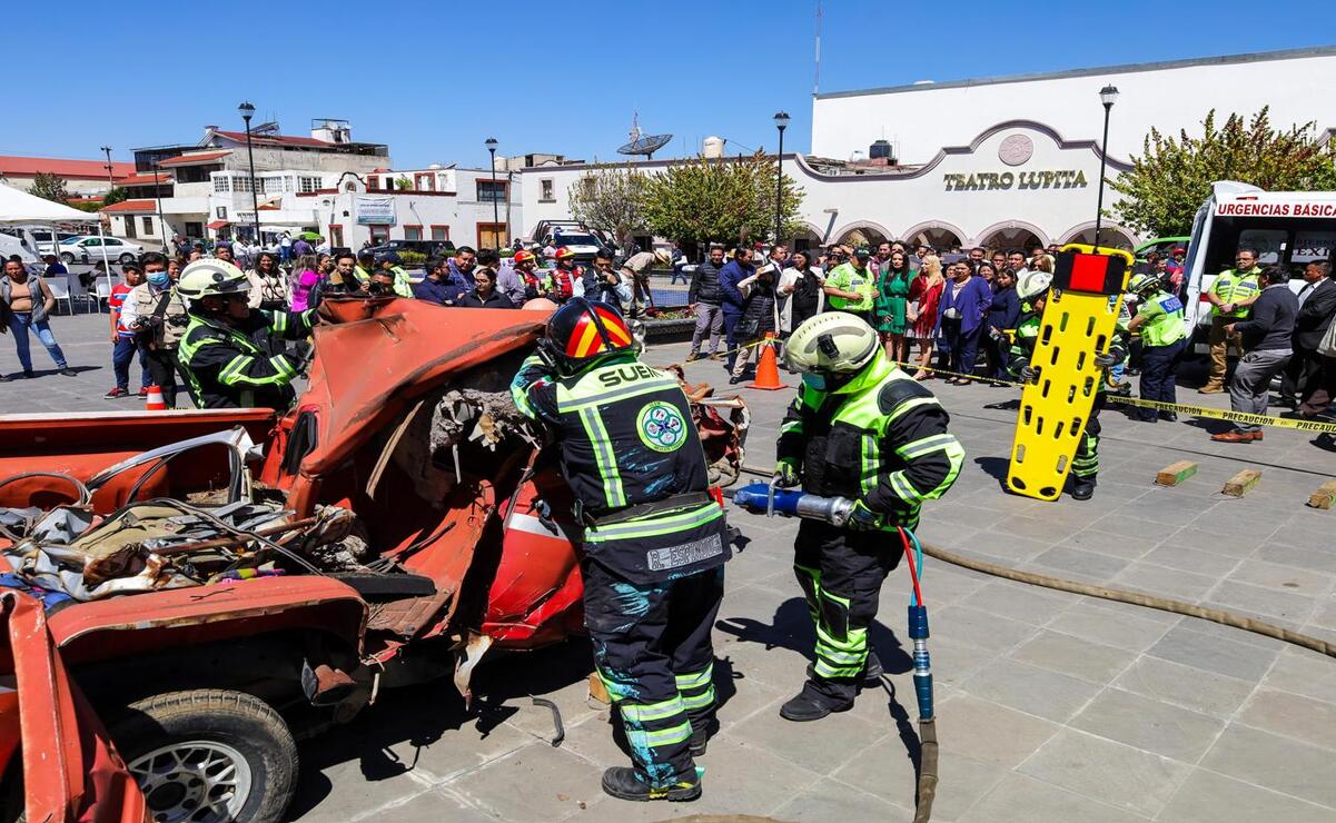 Personal del SUEM y Protección Civil del municipio ofrecen información en materia de prevención y atención a accidentes / Foto Especial