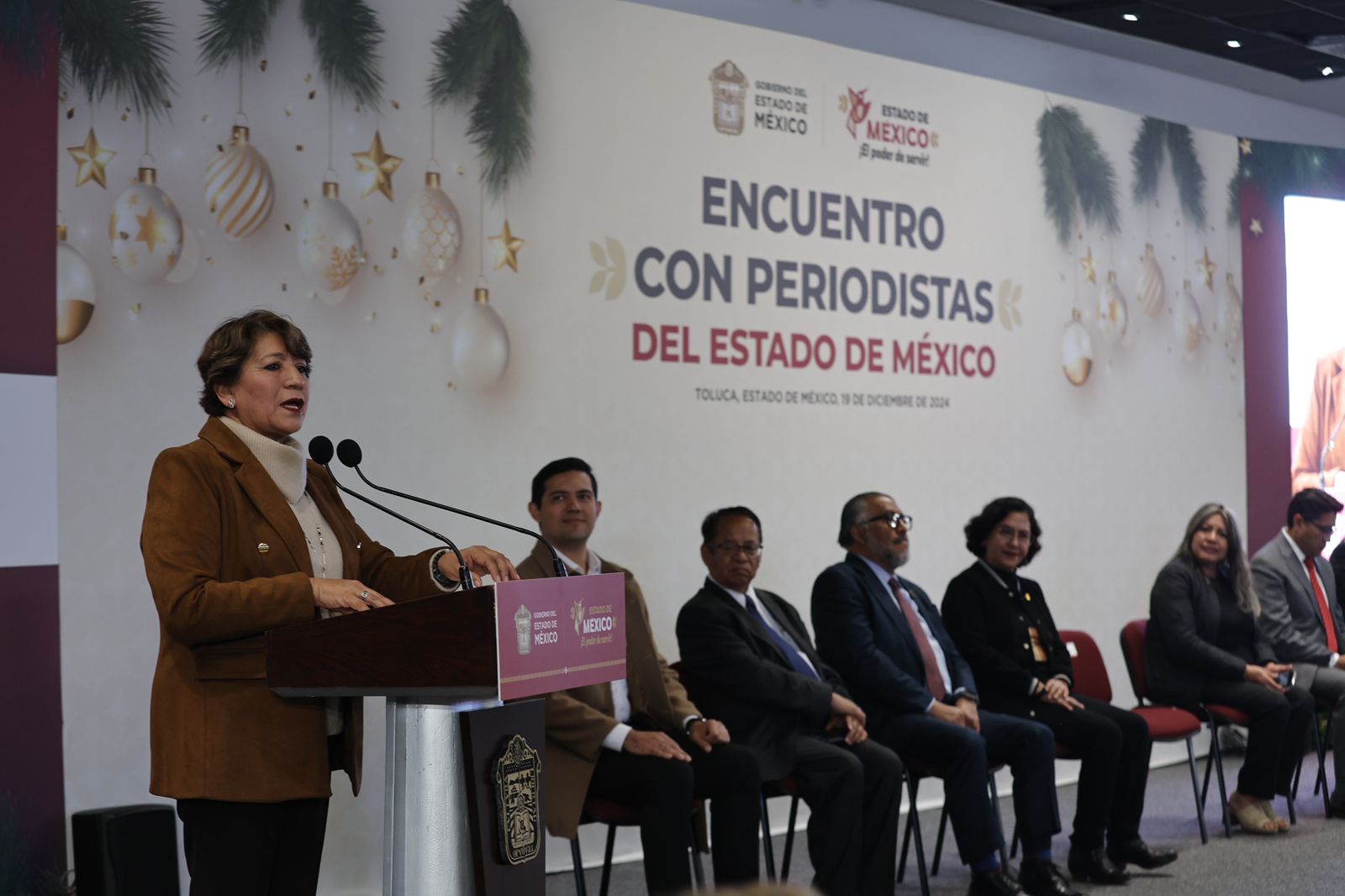 La gobernadora Delfina Gómez ha intensificado la lucha contra la corrupción en el Estado de México, iniciando más de 21 mil investigaciones y sancionando a cerca de 3 mil servidores públicos. Foto Especial
