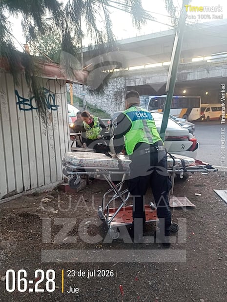 La mujer embarazada viajaba como pasajera y recibió los primeros auxilios por parte de los paramédicos y rechazó ser trasladada a un hospital. Foto: especial