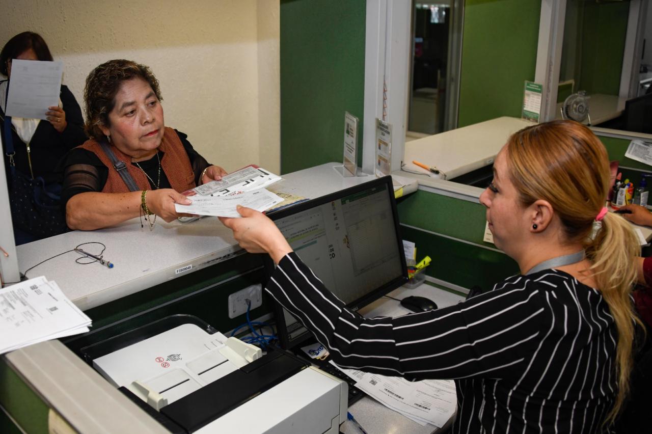 Al reemplacar, se condona 100% tenencia, refrendo y recargos de 2023 y años anteriores. Foto Especial
