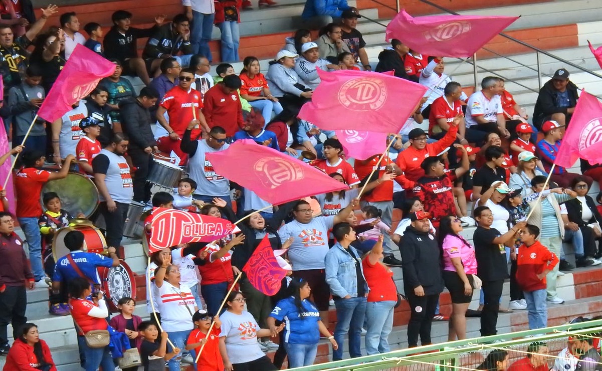La afición mostró apoyo a las jugadoras / Ivan Monroy