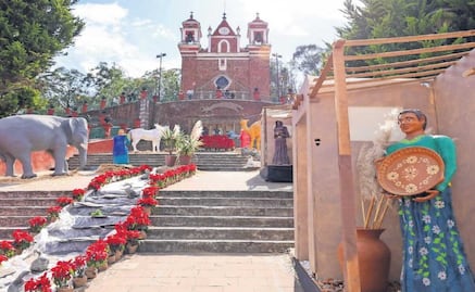 Impresionante nacimiento de barro adorna las escalinatas del Calvario de Metepec