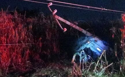 Joven muere al chocar su vehículo contra un poste en Ixtlahuaca