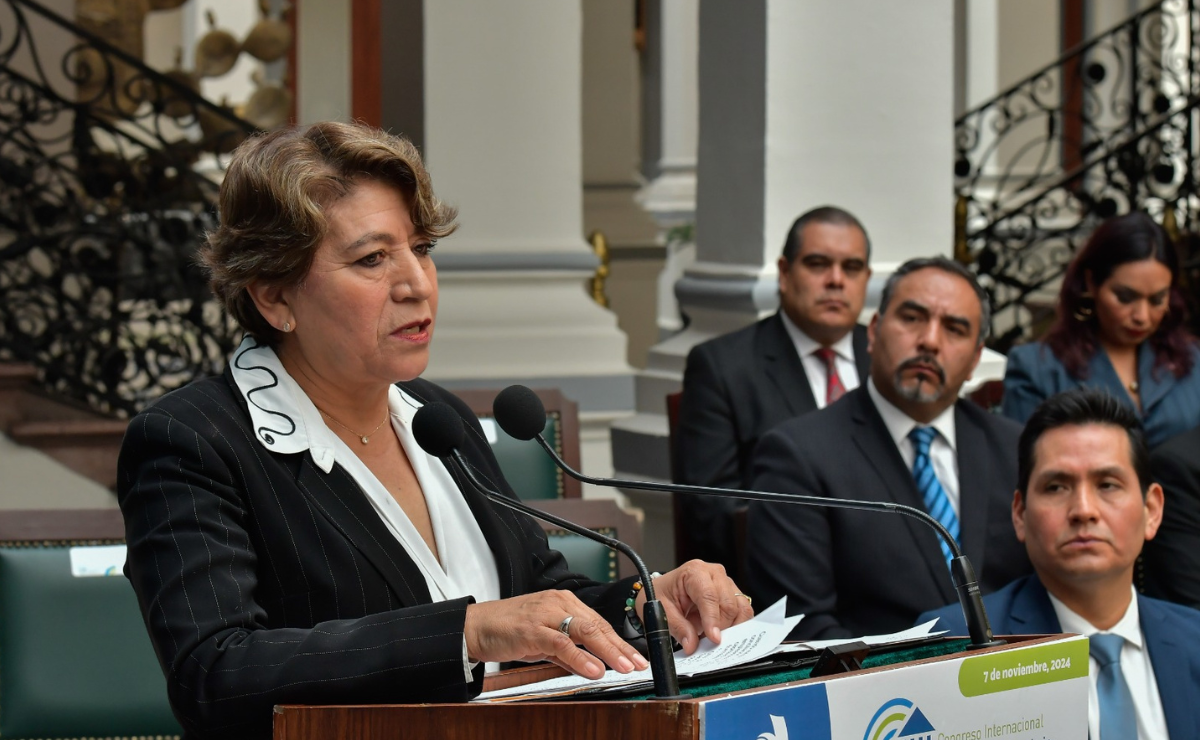 La gobernadora del Estado de México, Delfina Gómez Álvarez al inaugurar en Toluca el Congreso Internacional de Derecho del Trabajo Foto: Arturo Hernández