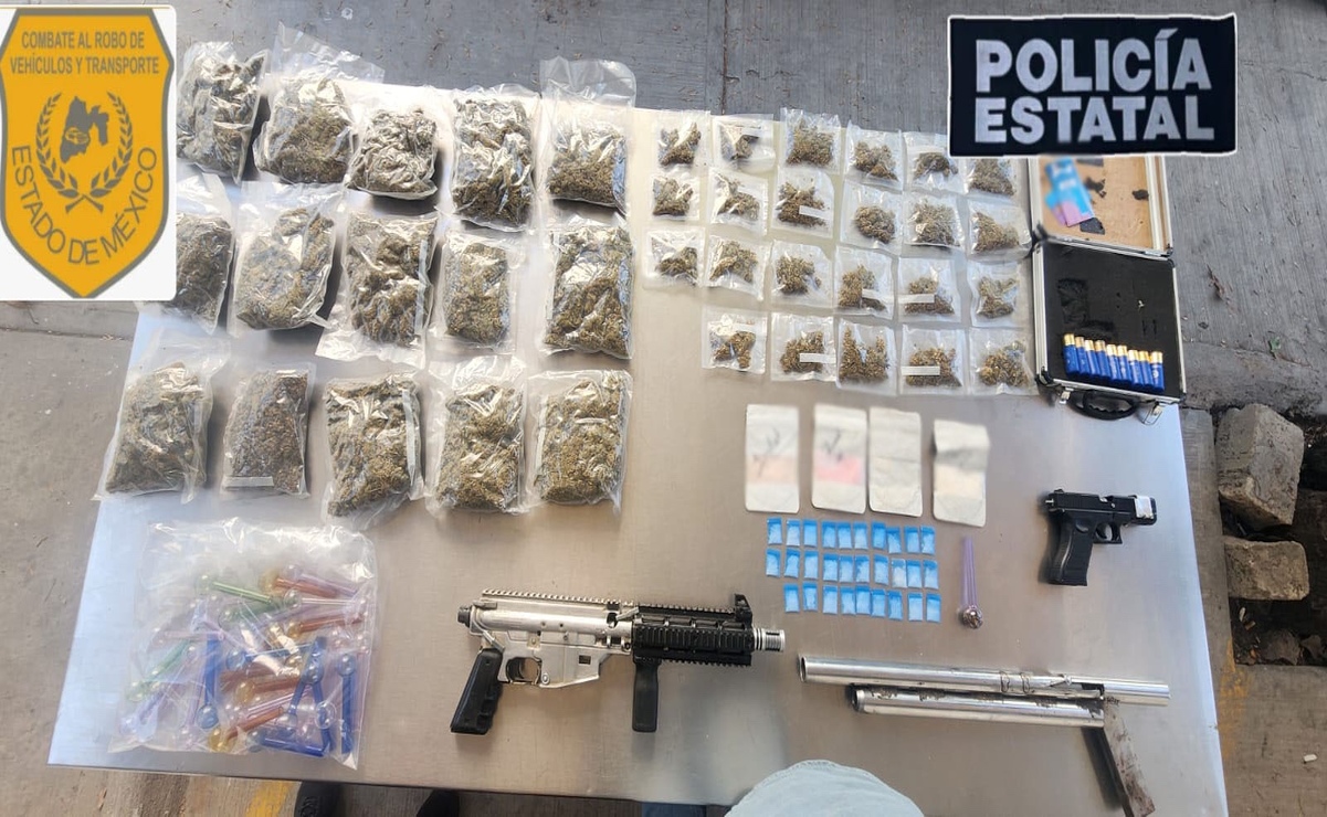 Tras pedirle realizar una inspección a sus pertenencias, le hallaron 14 bolsas grandes y 23 pequeñas con presunta marihuana / Foto: Especial