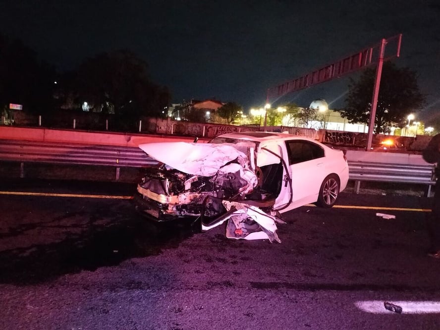 Un accidente automovilístico múltiple ocurrido durante la madrugada de este domingo en el kilómetro 34+190 de la autopista México-Pachuca. Foto: especial