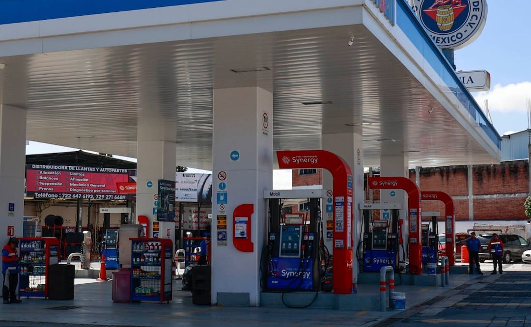 El sector gasolinero mexiquense busca mecanismos con el gobierno federal para contener la volatilidad del mercado internacional del petróleo. Foto Alejandro Vargas / El Universal