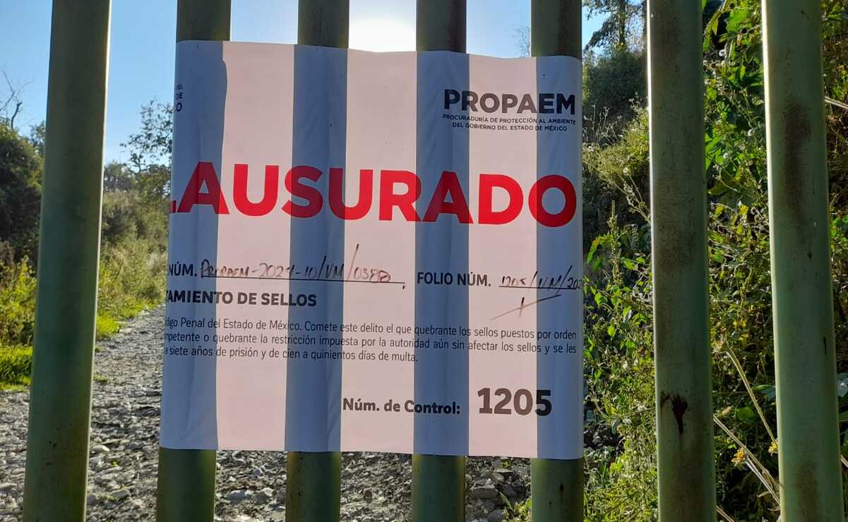 La PROPAEM colocó nuevos sellos de clausura en las puertas del tiradero metropolitano, luego de que el pasado 4 de octubre había sido clausurado. Foto: Especial