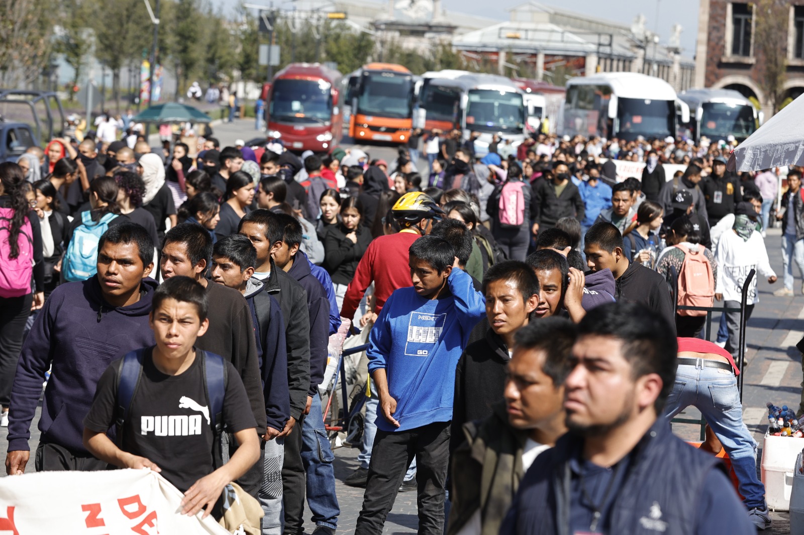 Los estudiantes cerraron el primer cuadro de la capital mexiquense. Foto Jorge Alvarado