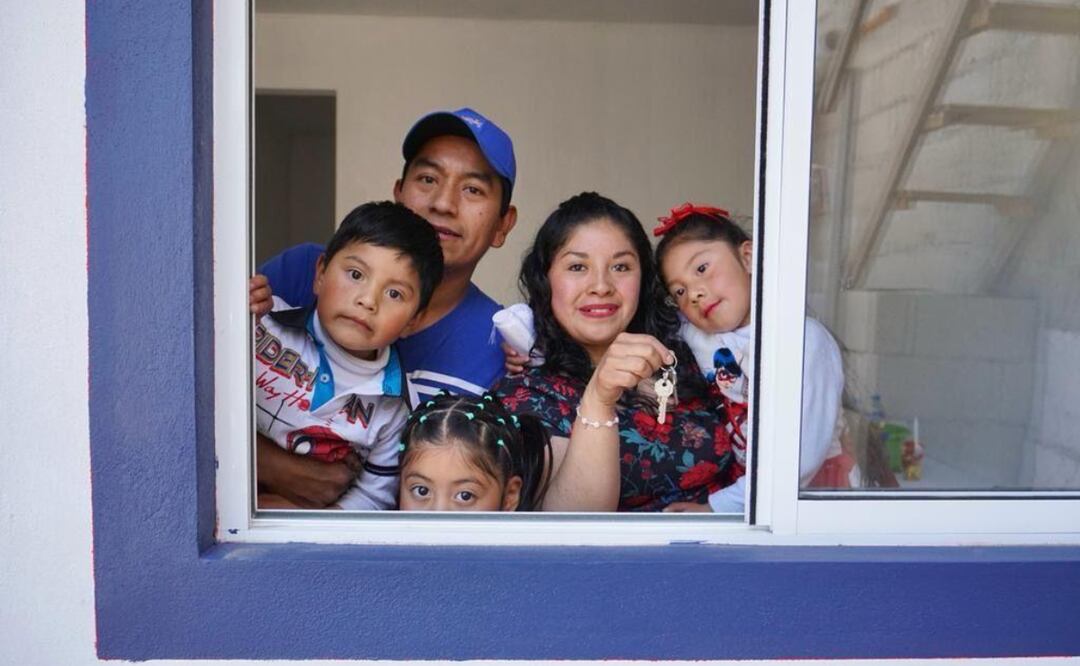 El Sistema Municipal DIF de Huixquilucan y Fundación Banorte colaboran en el sorteo de ocho viviendas para madres en situación vulnerable. Foto: Especial
