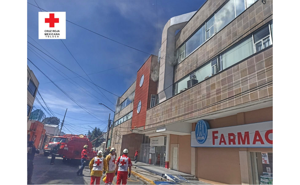 Se registra incendio en un edificio de Av. Isidro Fabela Foto: CR