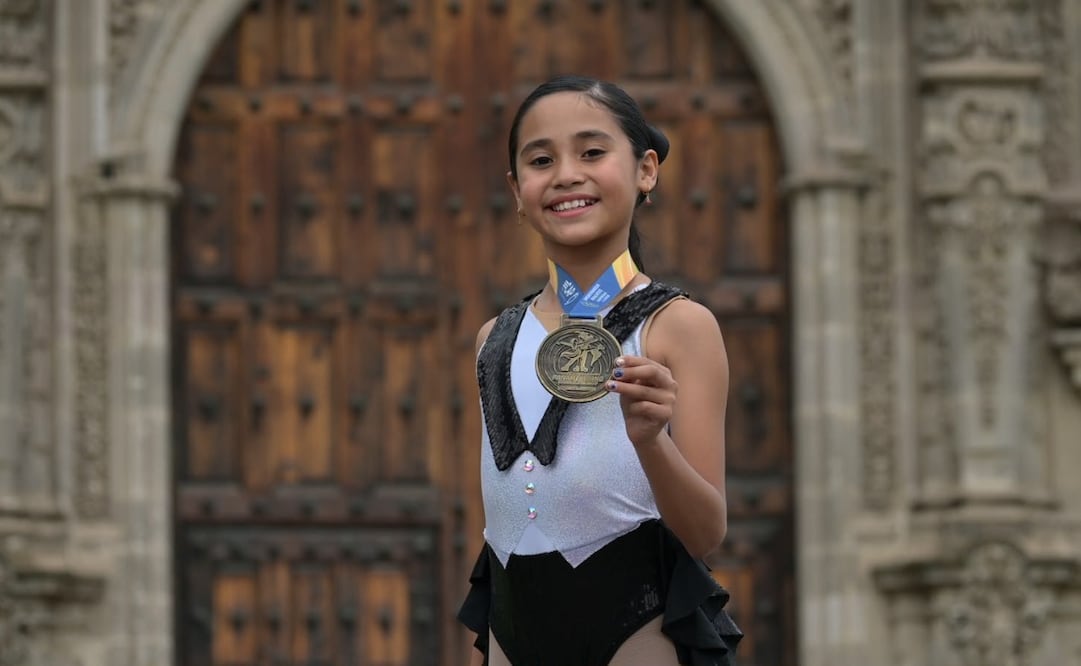 Renata Hernández en el podio de Buenos Aires portando con orgullo la medalla de oro que la consagra como campeona panamericana. Foto Especial