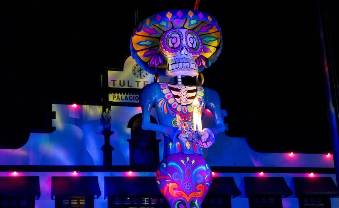 La Catrina Monumental fue encendida en la Plaza Hidalgo de Tultepec. Foto especial