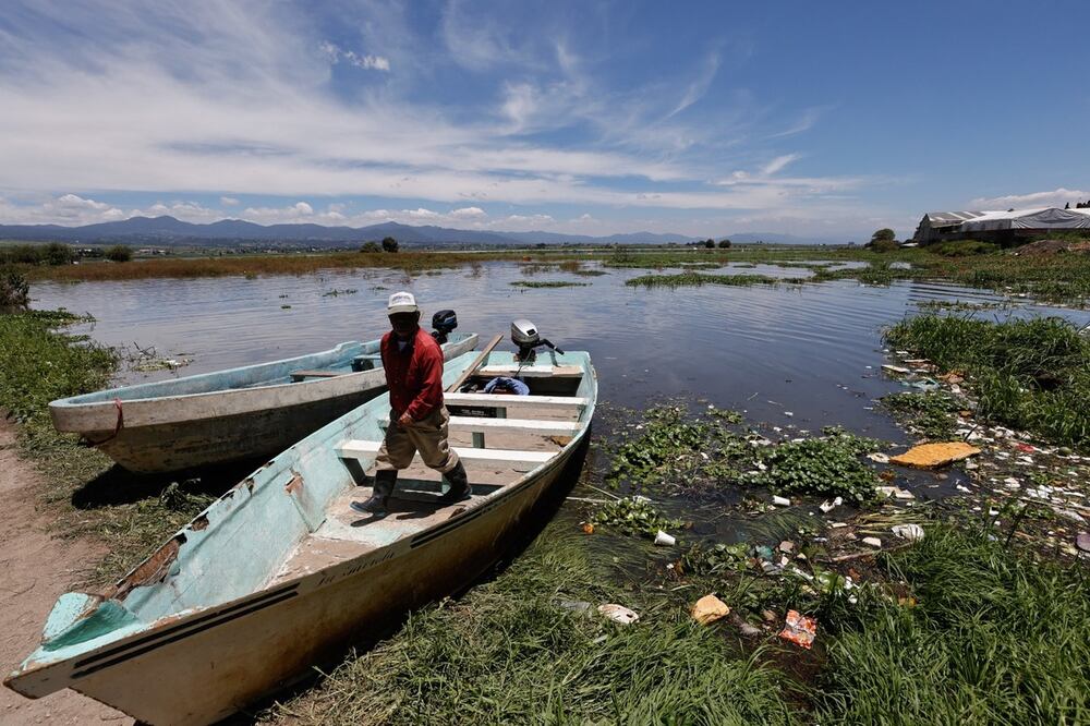La contaminación en las presas y lagos es un tema de gran importancia que afecta a la calidad del agua y a la salud de las personas y los ecosistemas. Foto: Jorge Alvarado