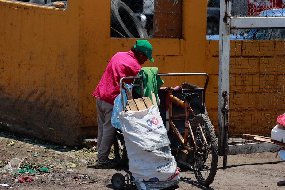 El 31.2% de los mexiquenses cuenta con ingresos estables, pero carece de servicios básicos, salud o educación. Foto Alejandro Vargas / El Universal