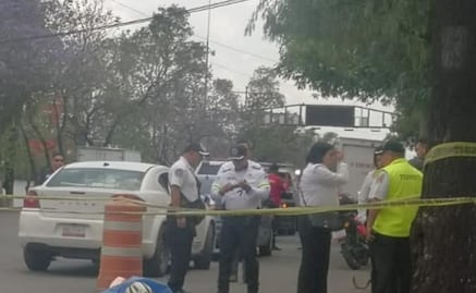 Motociclista muere tras accidente con una camioneta en Tlalnepantla