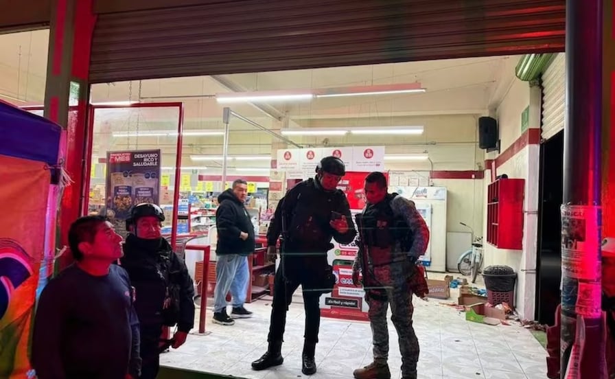 Investigan a cuatro personas por el incendio a la tienda 3B en Valle de Chalco; dos ya están detenidas