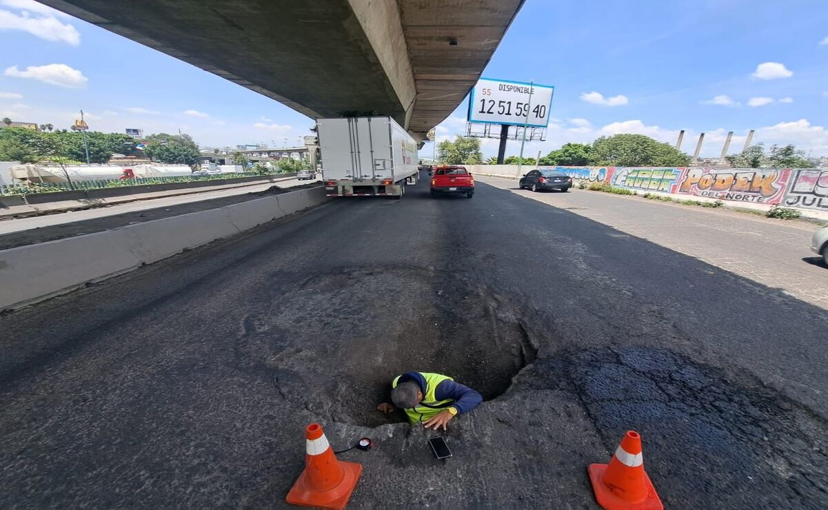 Cierre parcial en Periférico Norte por socavón; Junta de Caminos repara la vialidad