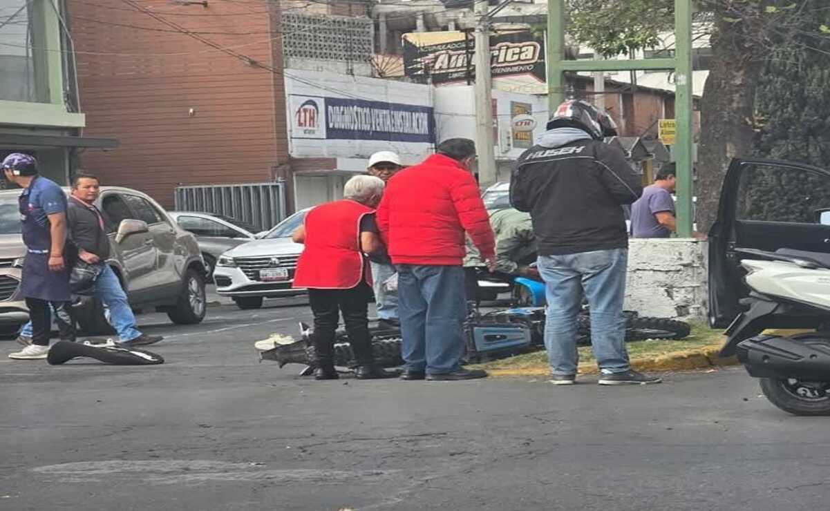 ¡Tragedia en Toluca! Mujer motociclista muere tras chocar con camioneta