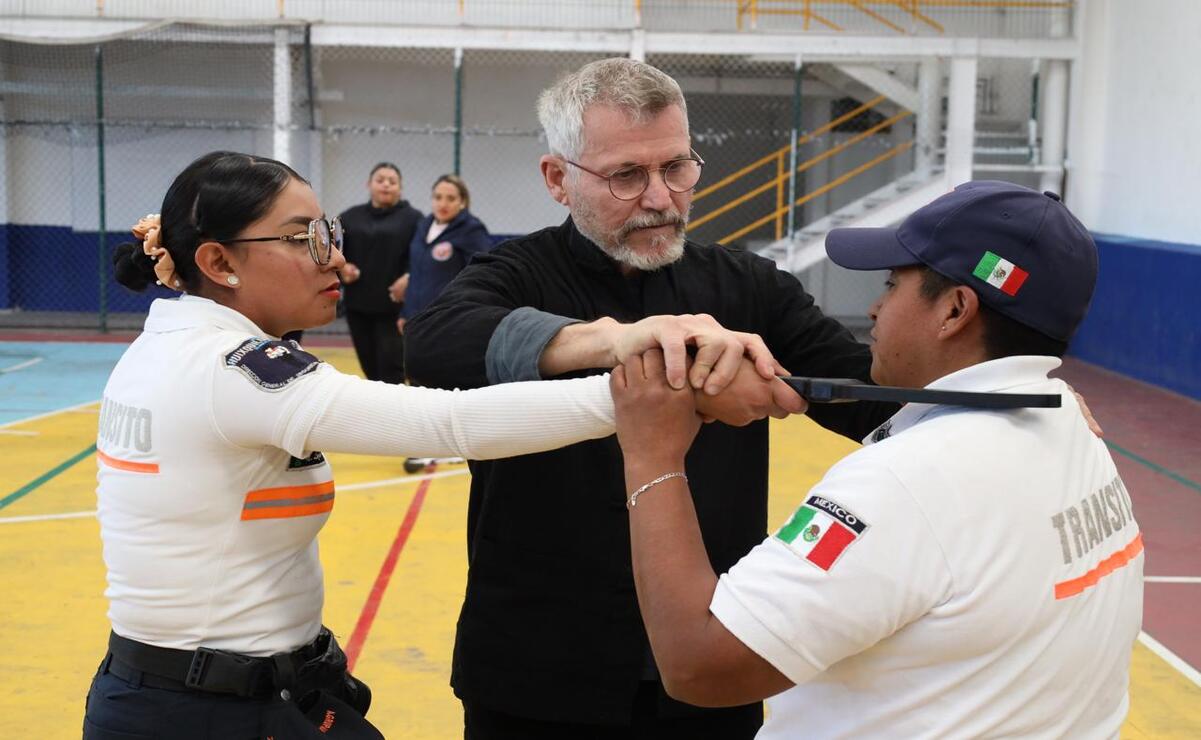 En este taller de defensa personal participaron más de 30 mujeres de diferentes áreas de la Dirección General de Seguridad Pública y Vialidad de Huixquilucan / Foto: Especial