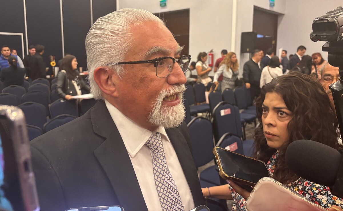 Víctor Torres compartió que debe monitorearse la interfase animal-humano para evitar la transmisión de la influenza aviar. Foto: Jorge Alvarado