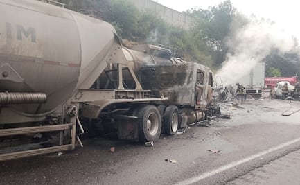 Restablecen circulación en la Chamapa-Lechería tras incendio y choque múltiple