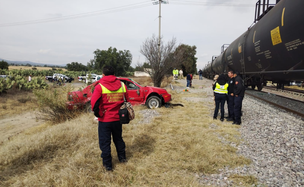 Tragedia en Nopaltepec: tren embiste auto, dejan dos muertos y dos heridos