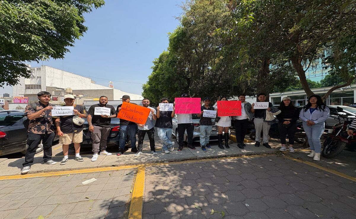 Trabajadores y propietarios de barberías ubicadas en Cuautitlán México y Cuautitlán Izcalli denuncian irregularidades / Foto Arturo Contreras